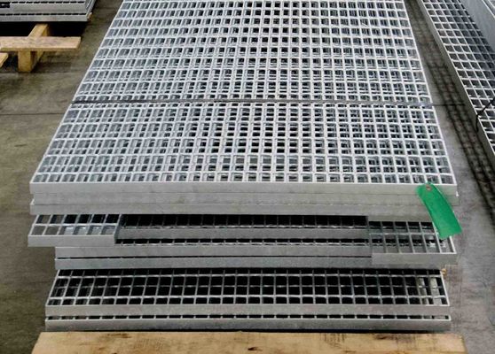 Painting Hot Dipped Galvanized Grating 38.1mm Non Slip Metal Grating Industrial